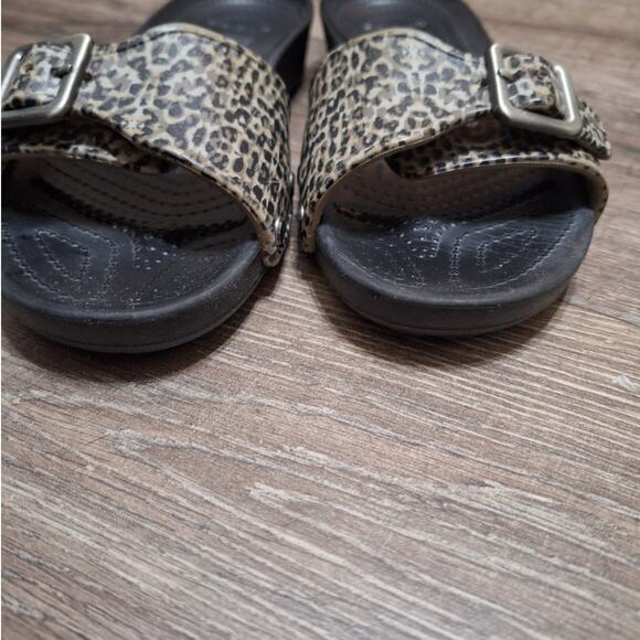 Crocs Sarah leopard slide sandals Women’s 9 - Picture 4 of 8